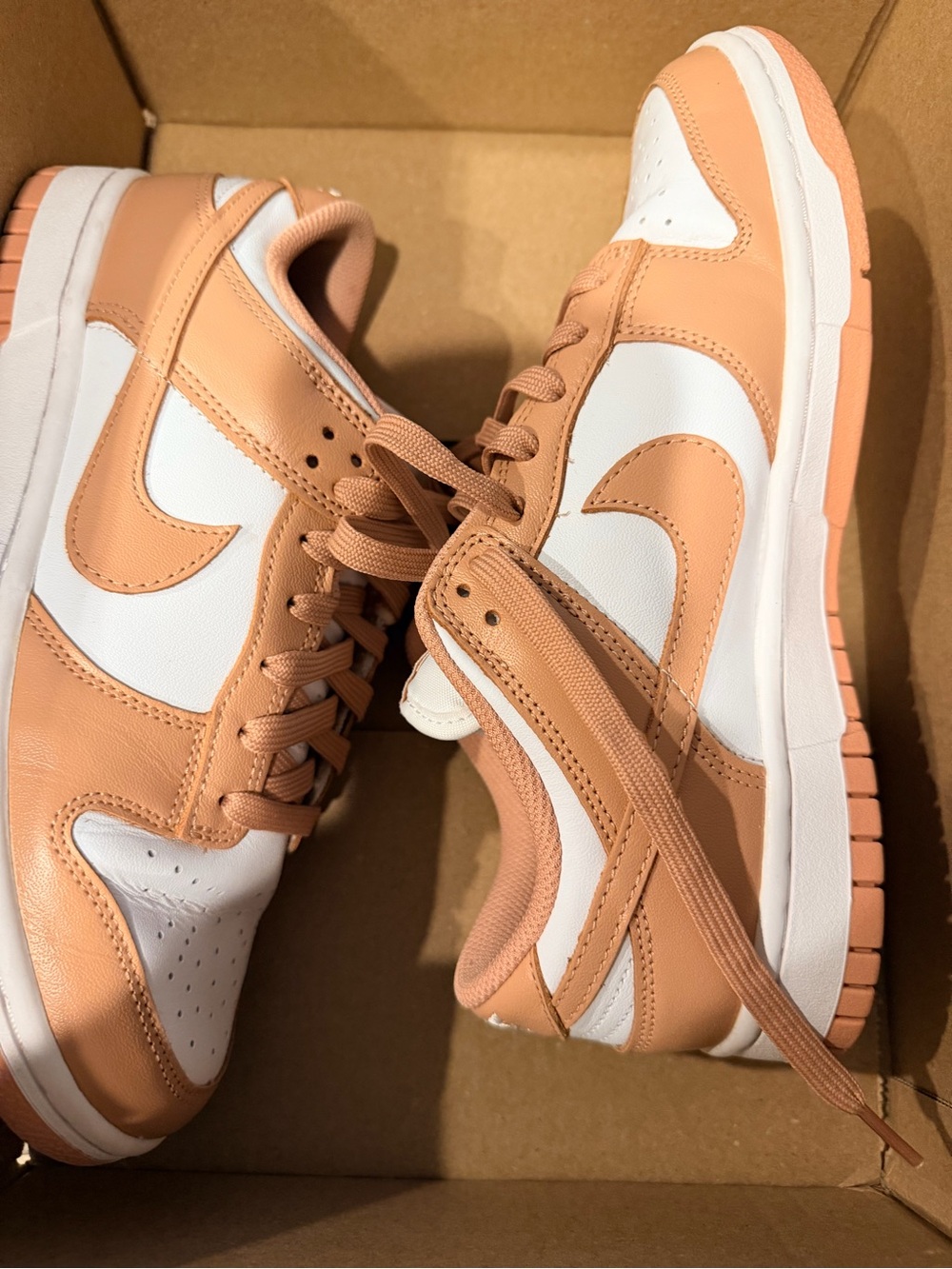 Nike Women's Low Top Sneakers White and Peach